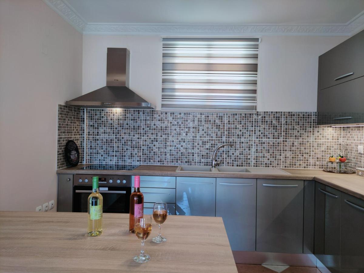 Blue Lagoon Luxury Apartment B2 アルゴストリオン エクステリア 写真